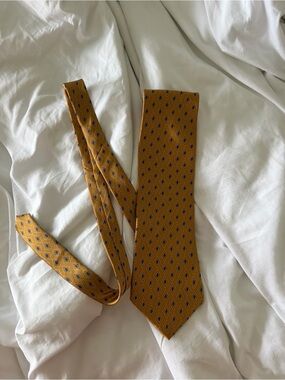 Perry Ellis Vintage Gold Geometric Tie